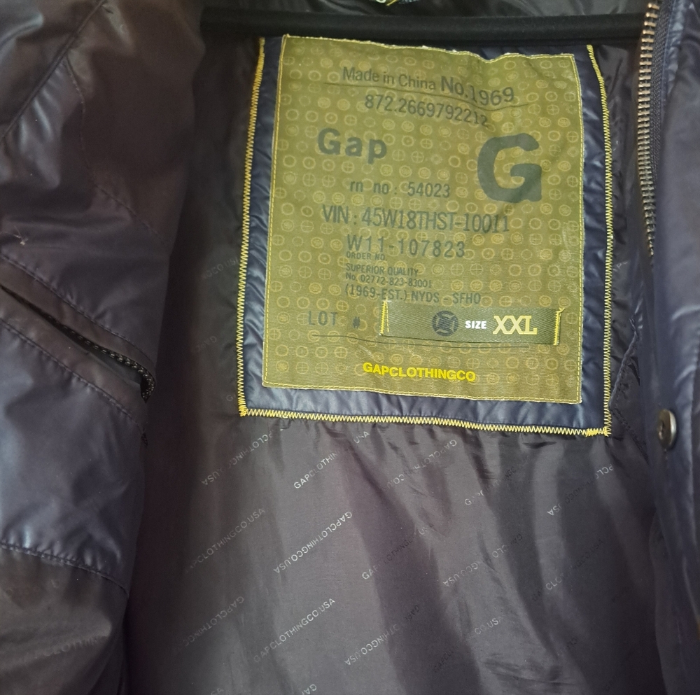 GAP jacket Navy Puffer Parka with Fur Trim. - Picture 3 of 15